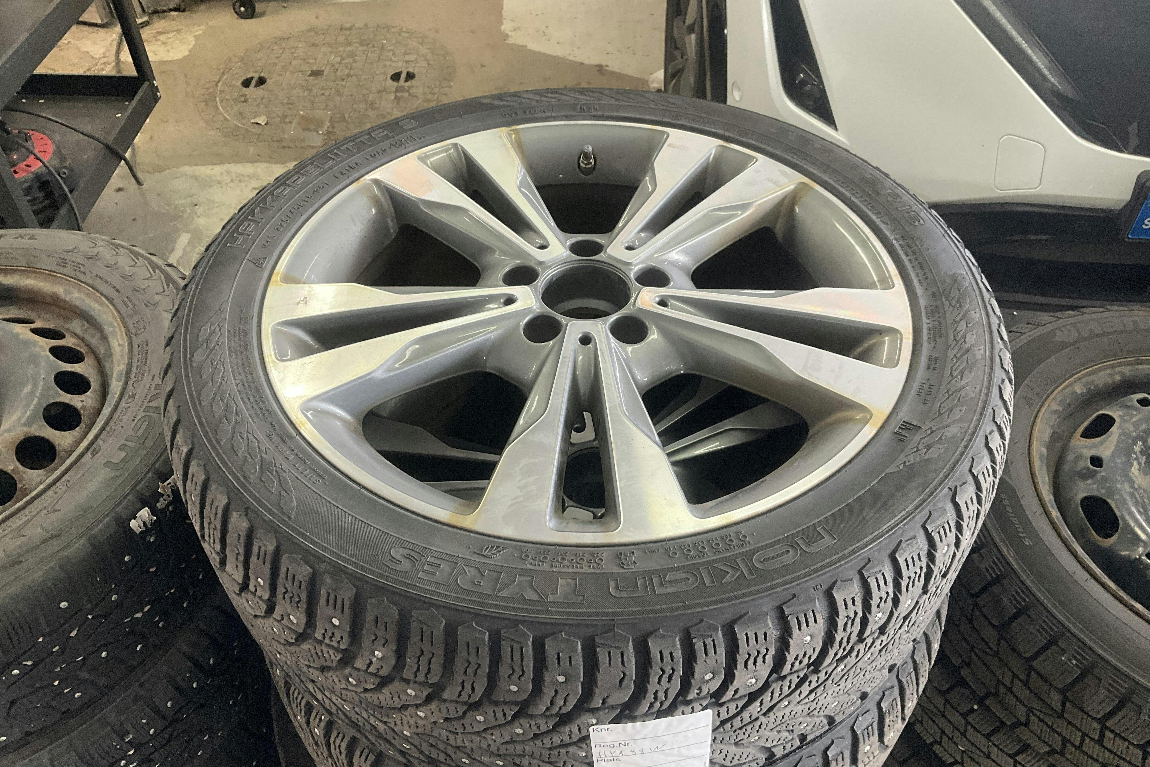 Vehicle Image 13