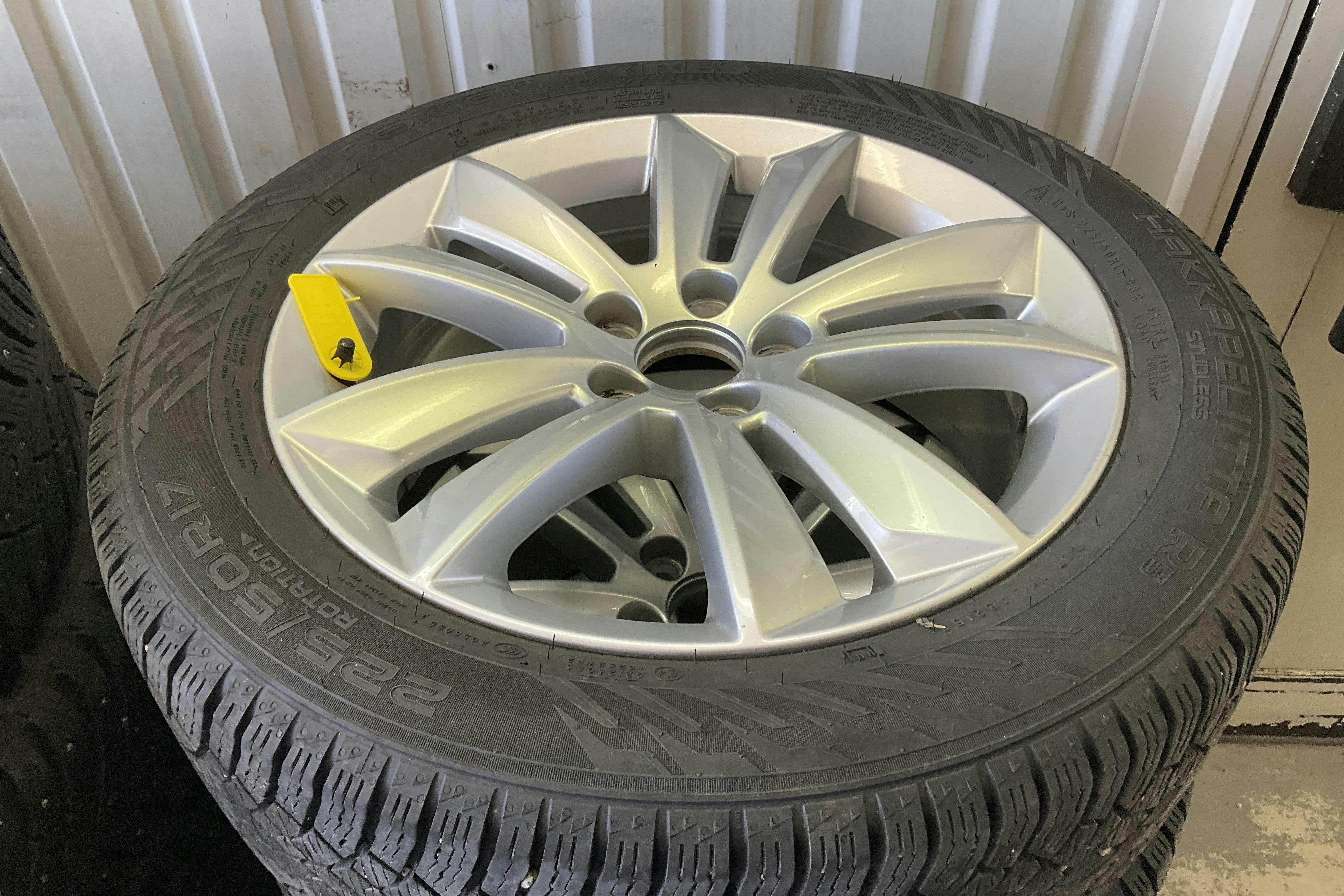 Vehicle Image 14