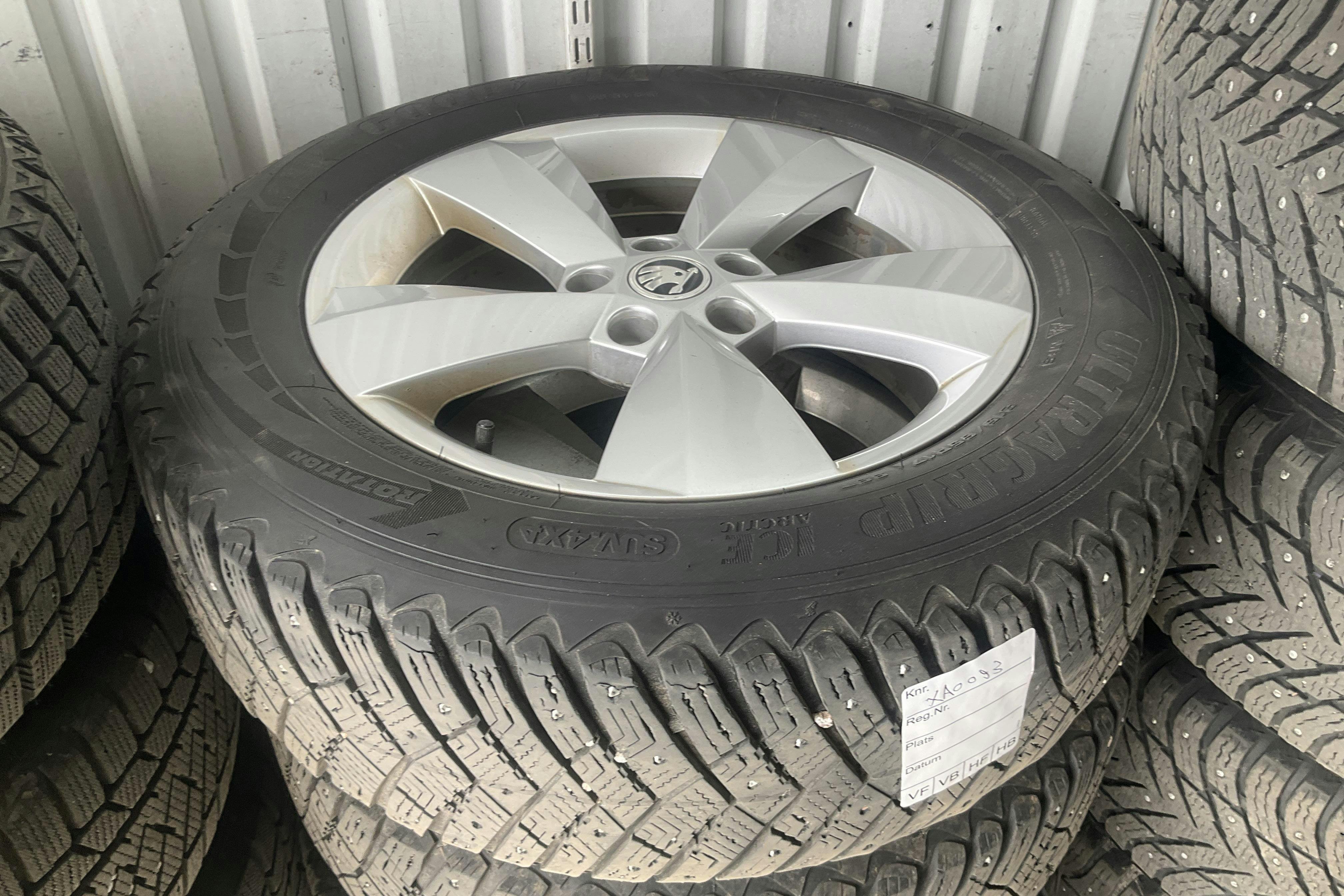 Vehicle Image 18