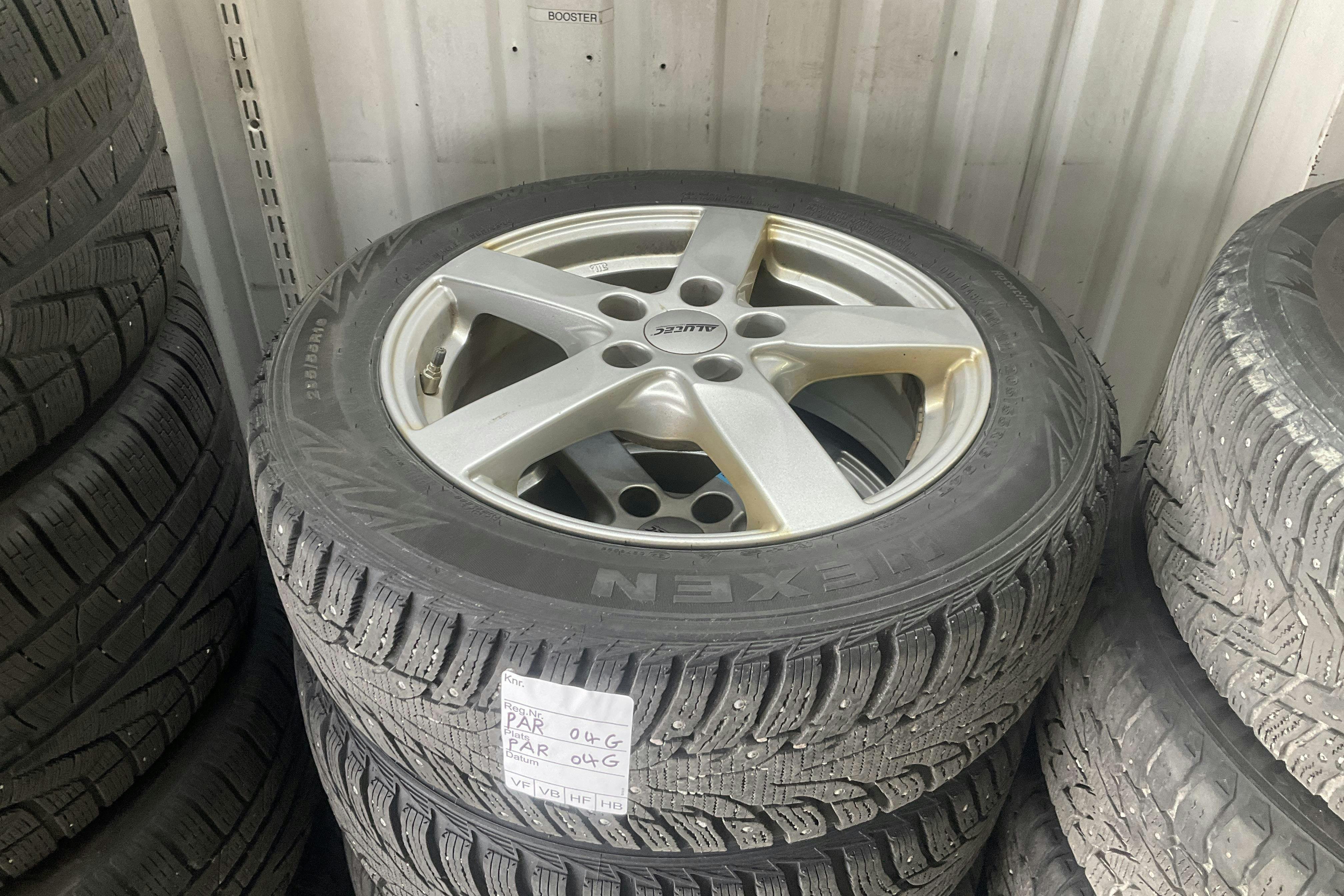 Vehicle Image 15
