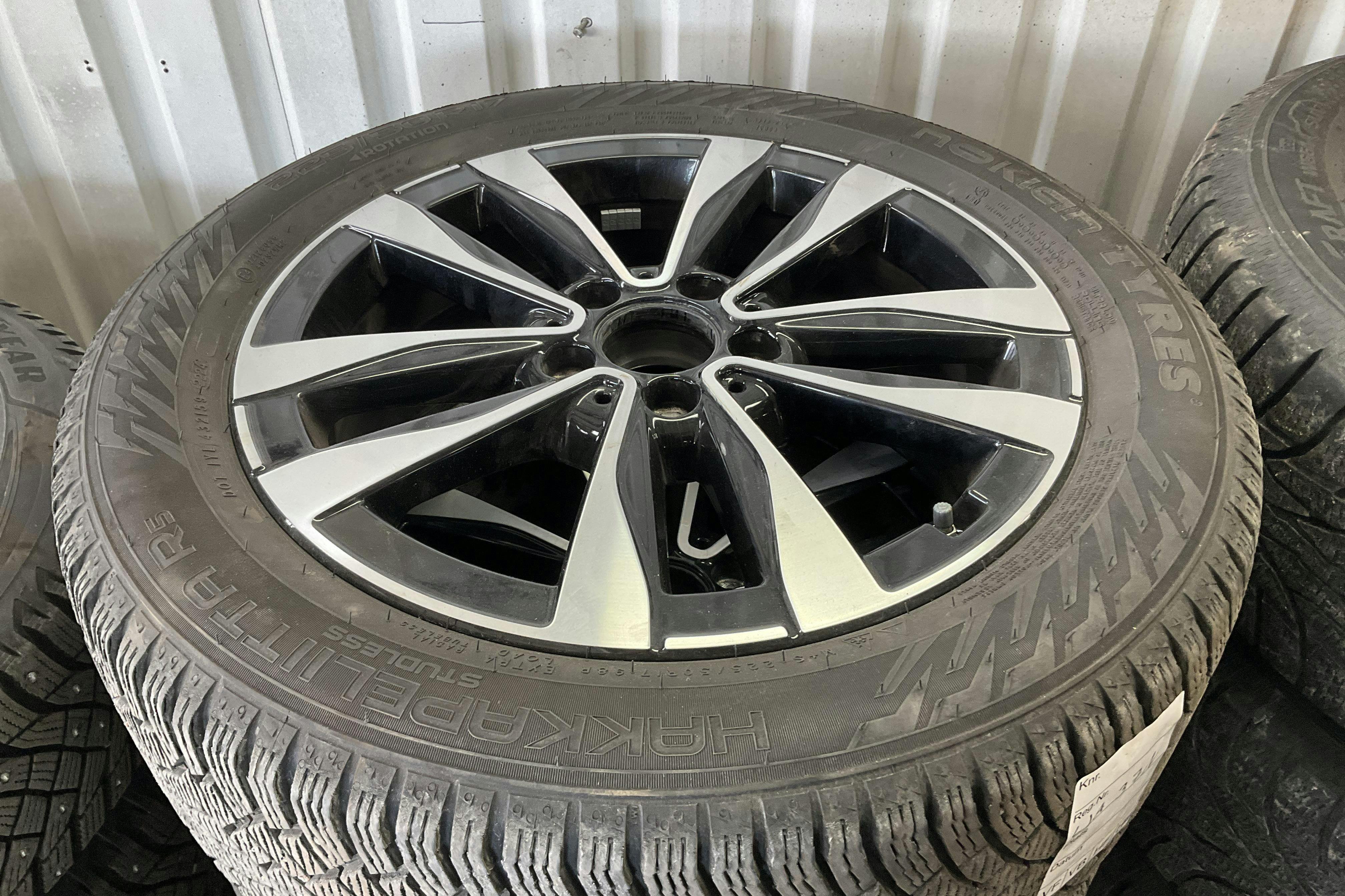Vehicle Image 21