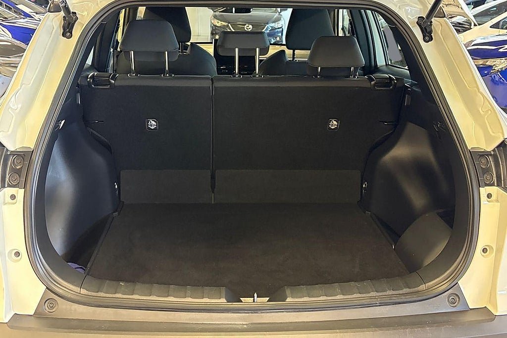 Vehicle Image 12