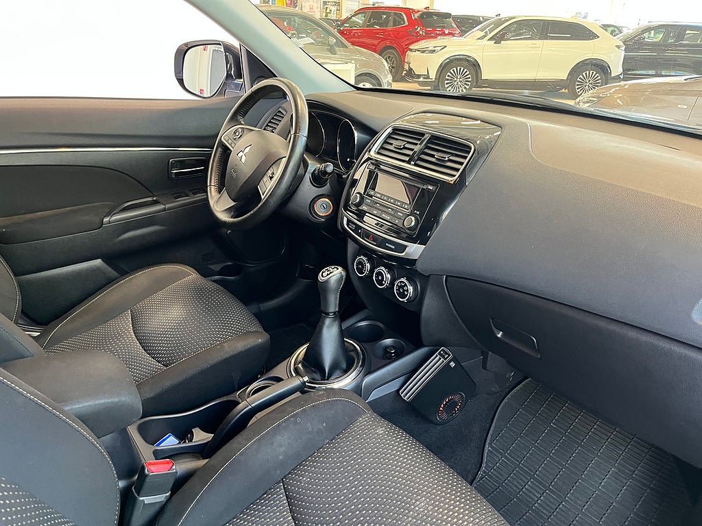 Vehicle Image 6