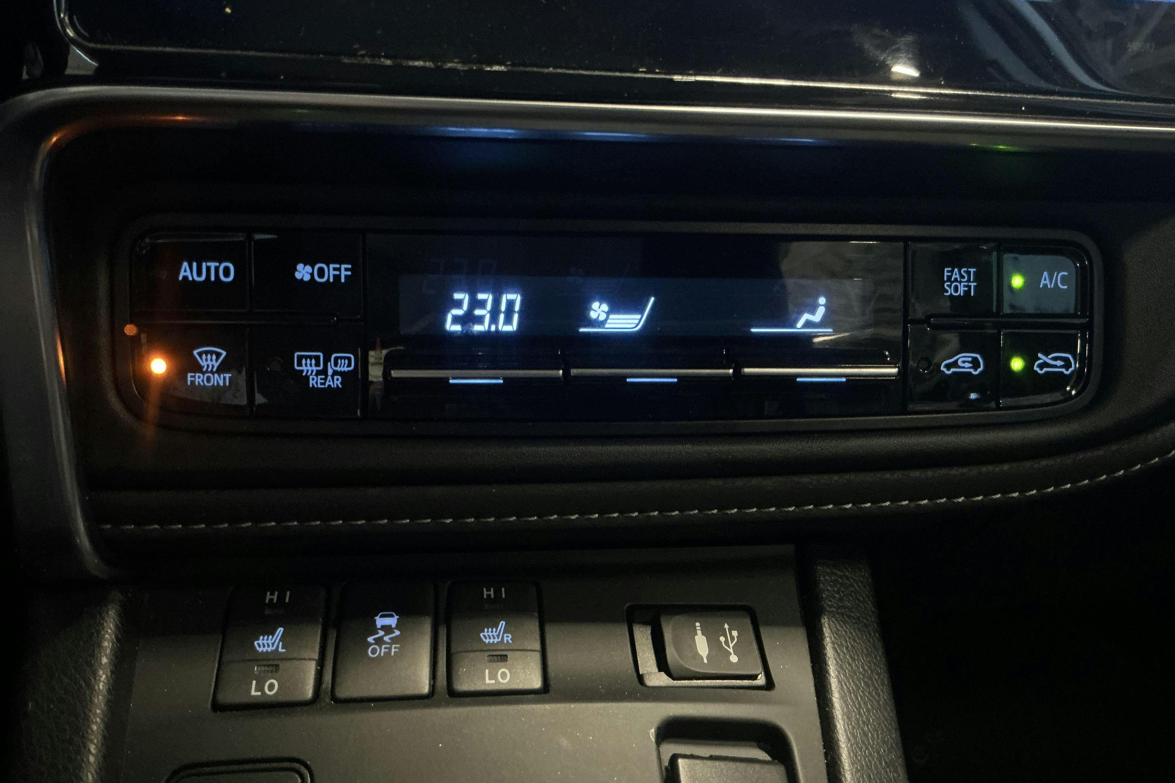 Vehicle Image 13