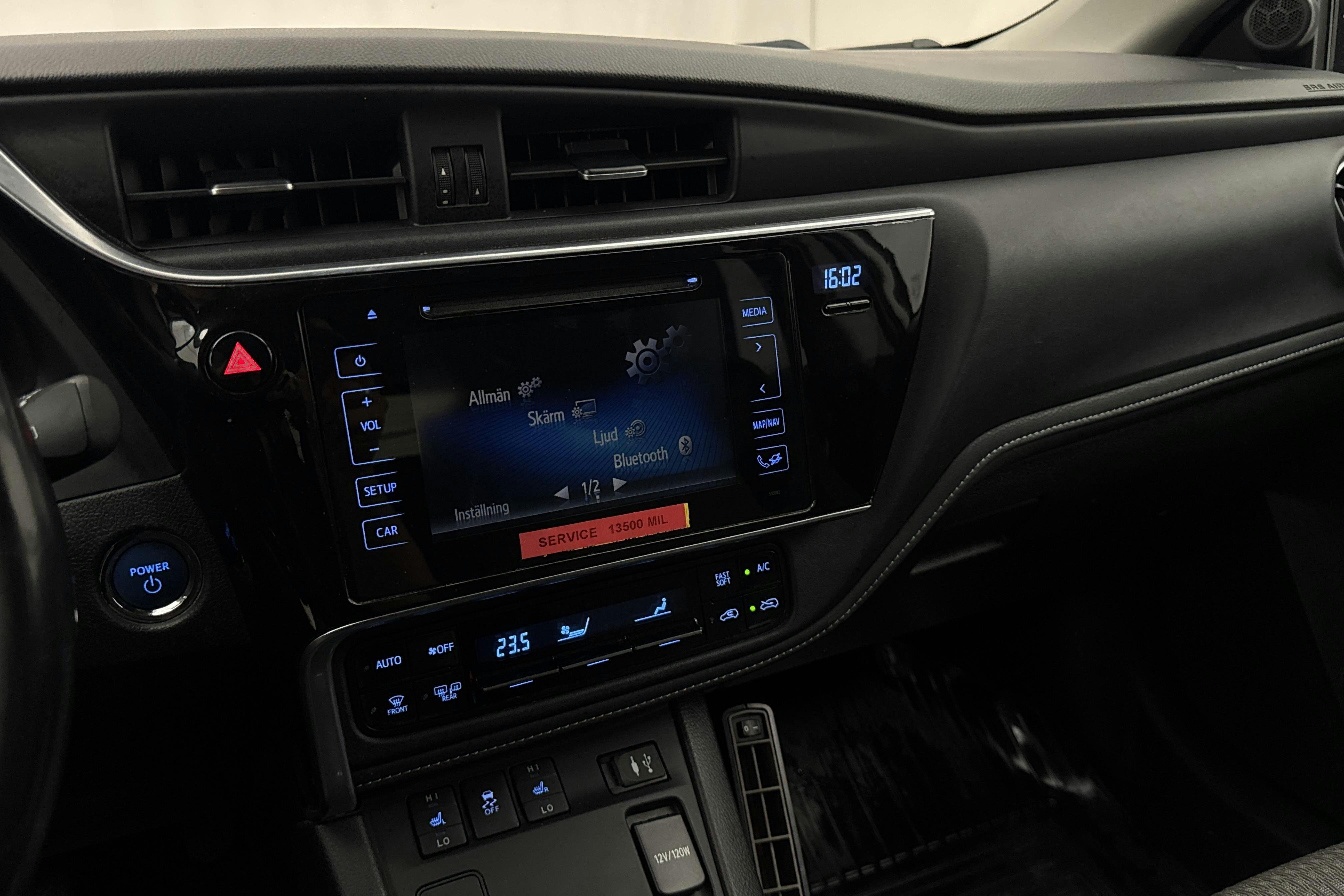 Vehicle Image 12