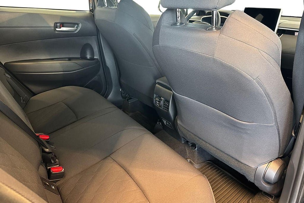 Vehicle Image 9