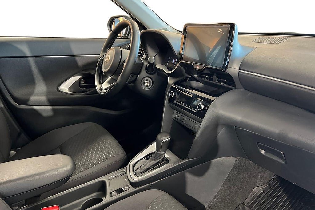 Vehicle Image 6