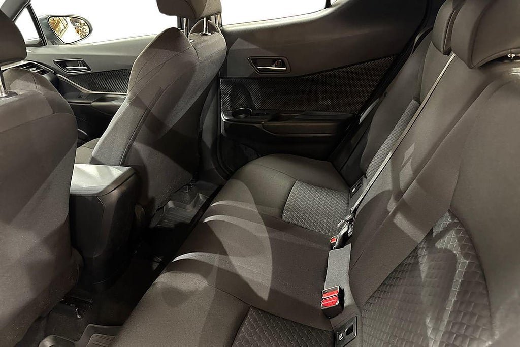 Vehicle Image 13