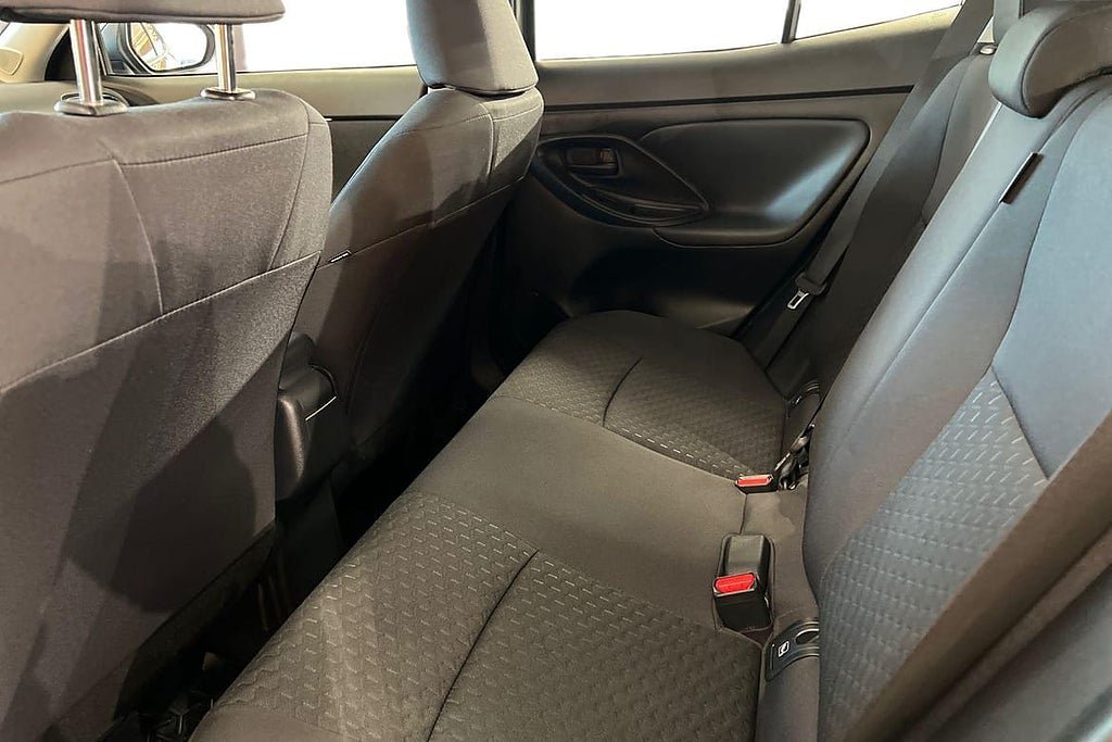 Vehicle Image 12