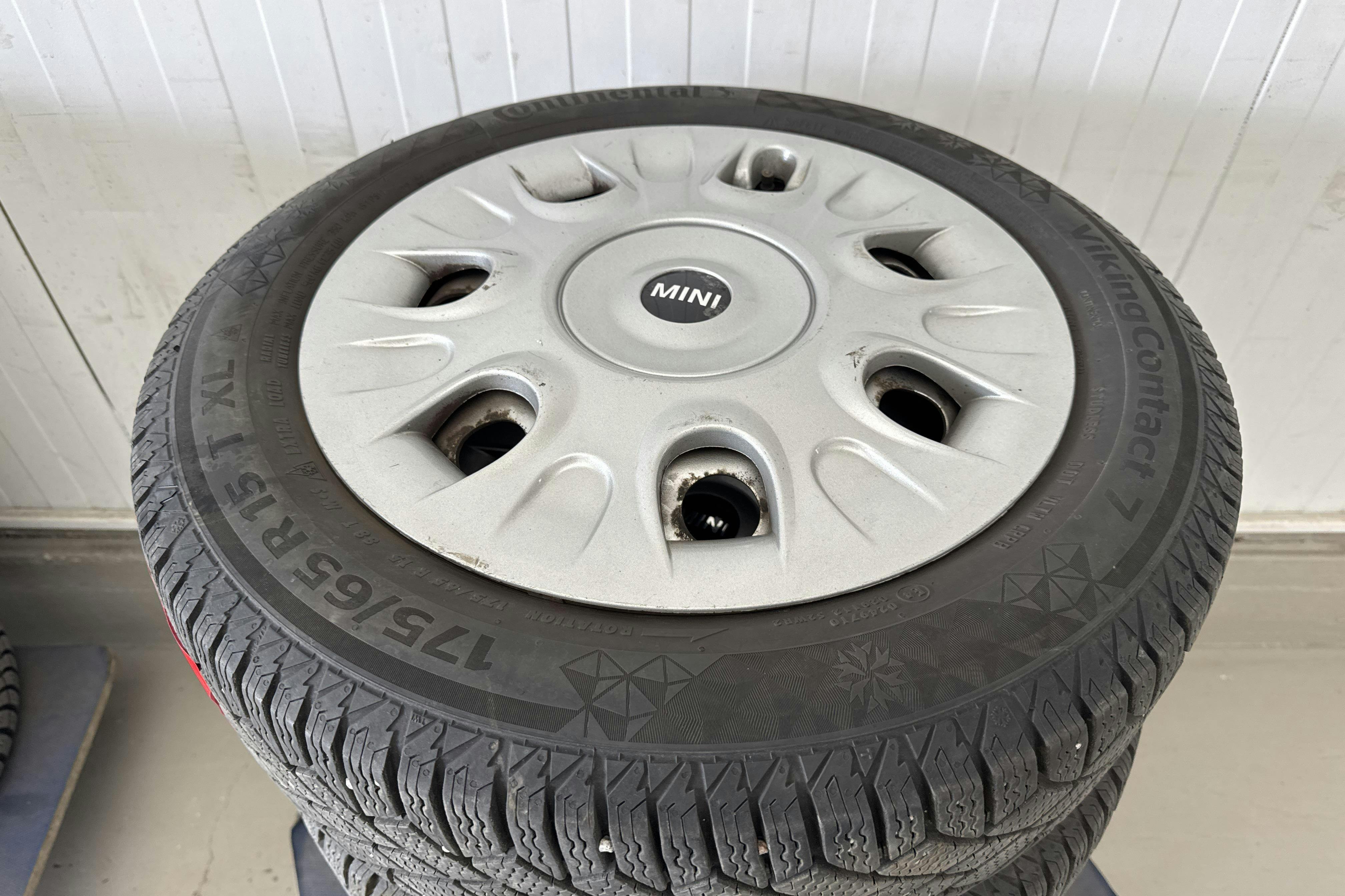 Vehicle Image 15