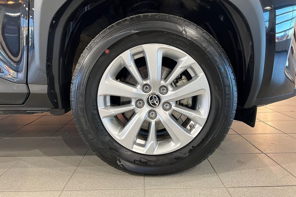 Vehicle Image 16