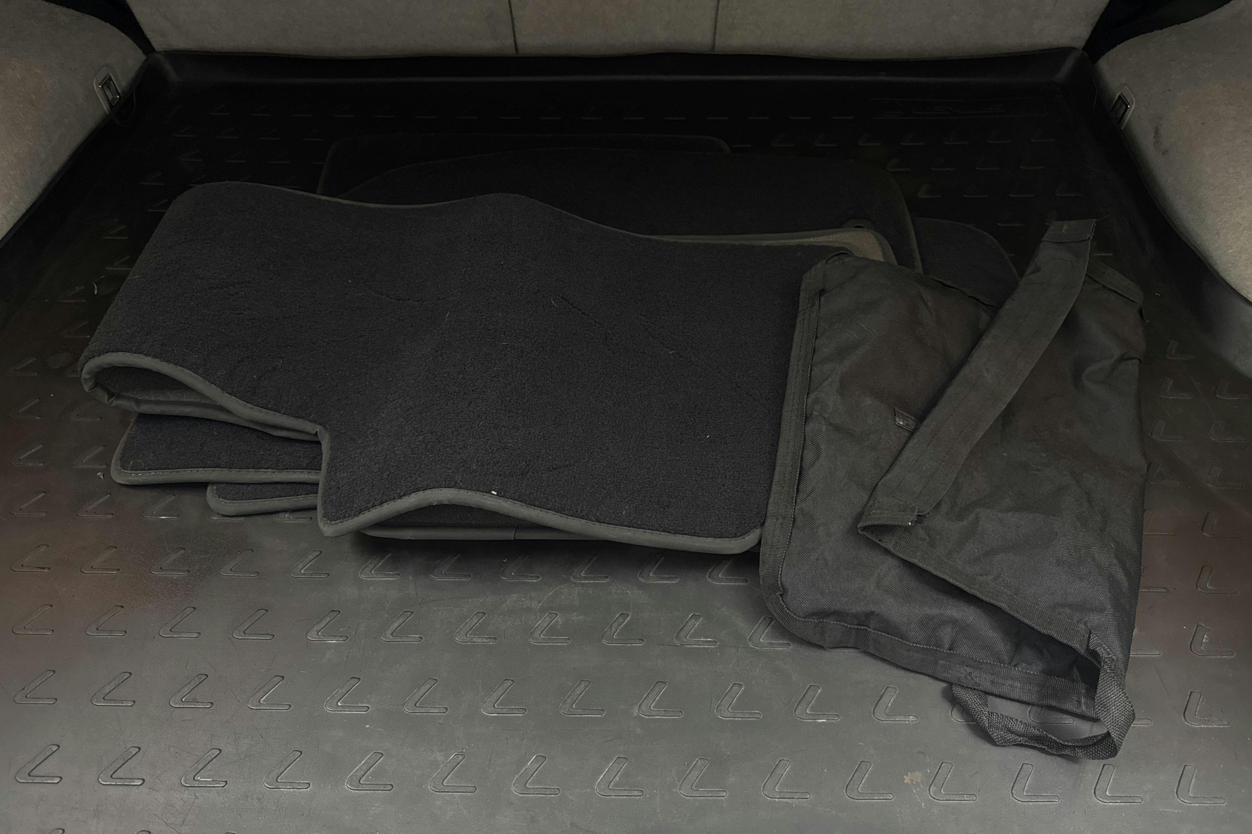 Vehicle Image 17