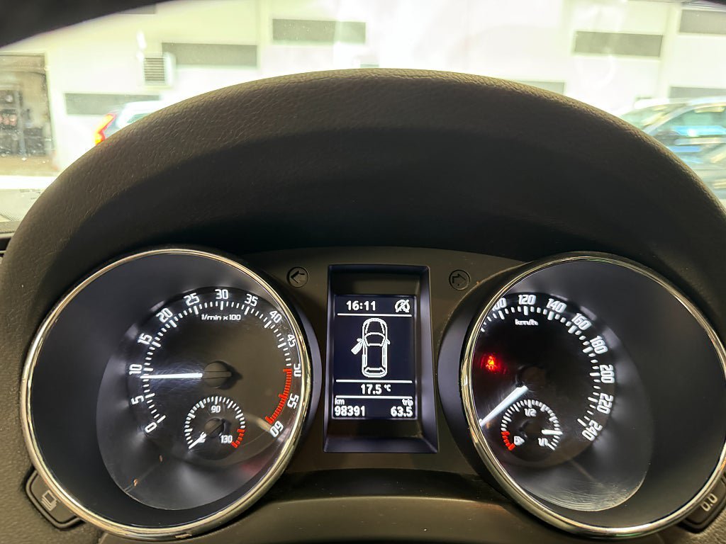 Vehicle Image 15