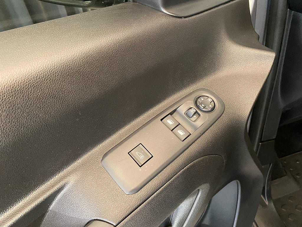 Vehicle Image 33