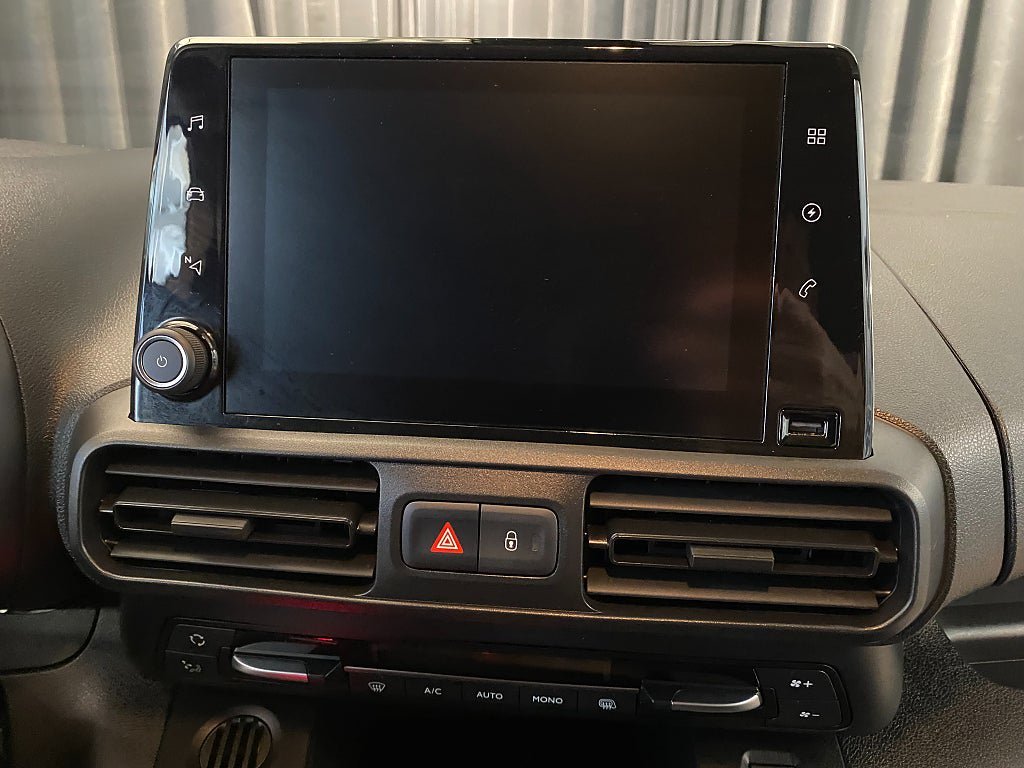 Vehicle Image 40