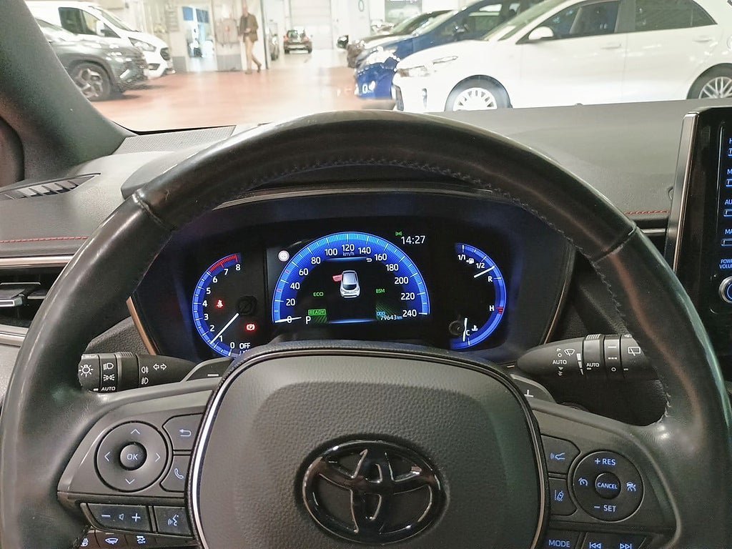 Vehicle Image 16