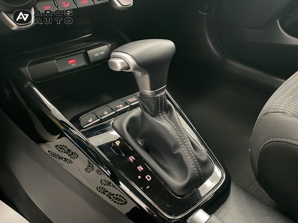 Vehicle Image 12