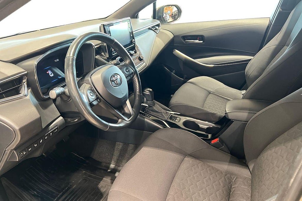 Vehicle Image 12