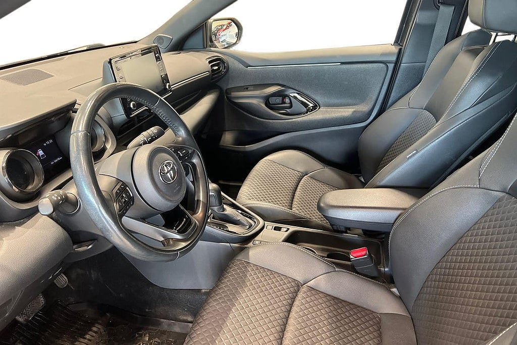 Vehicle Image 12