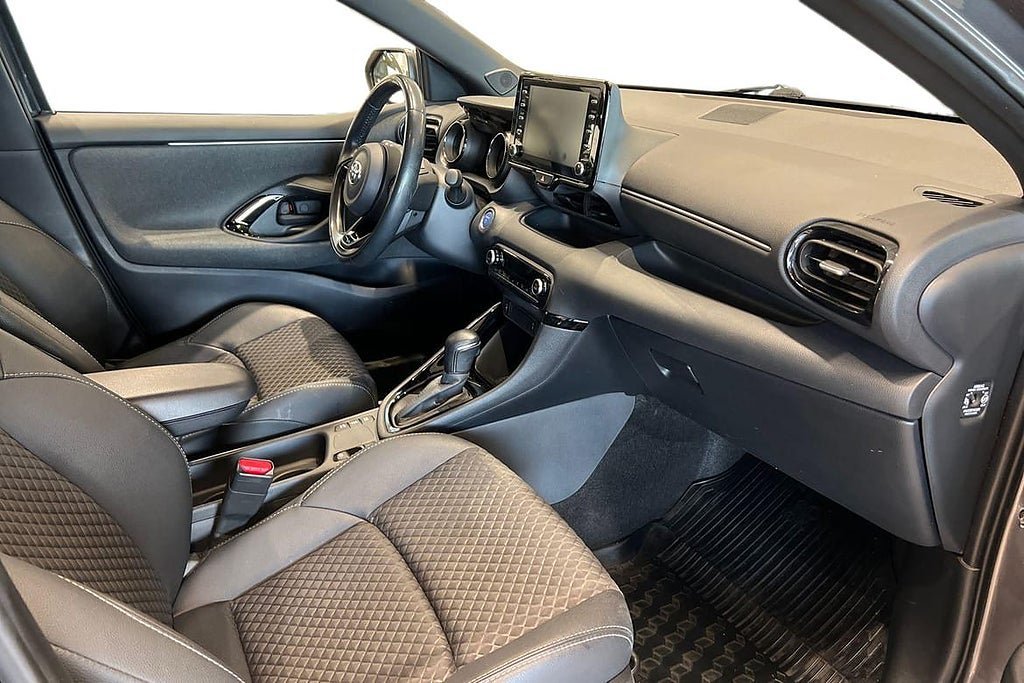 Vehicle Image 13