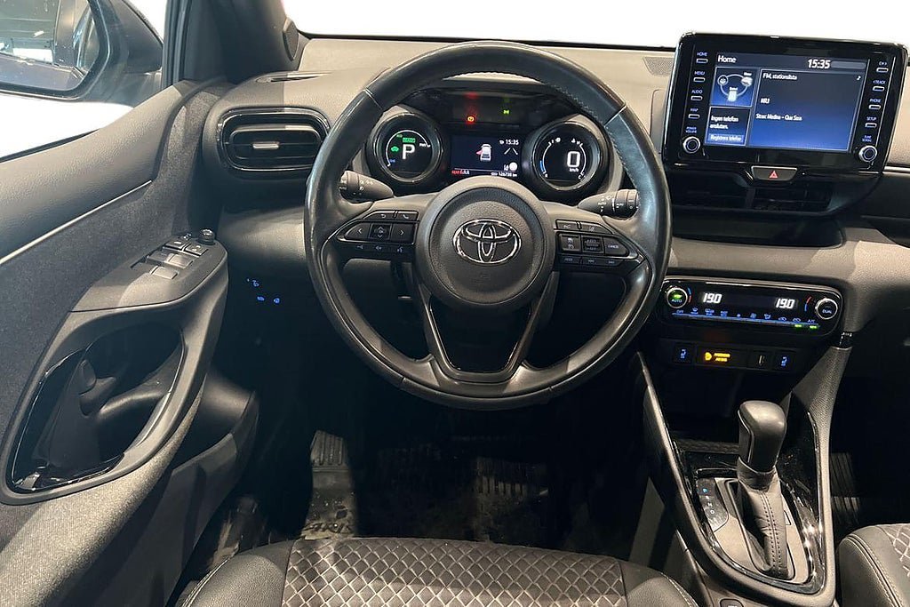 Vehicle Image 16