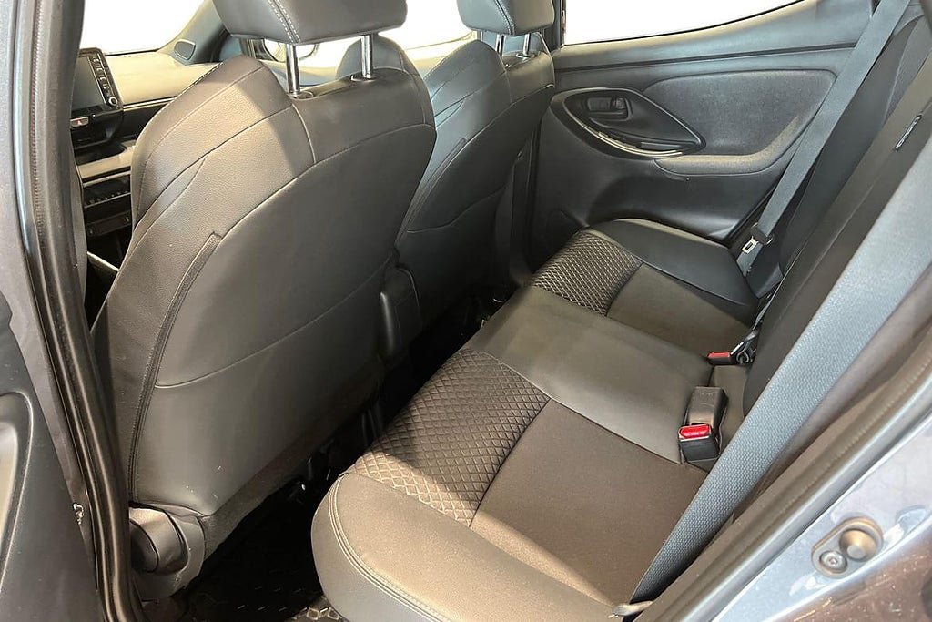 Vehicle Image 21