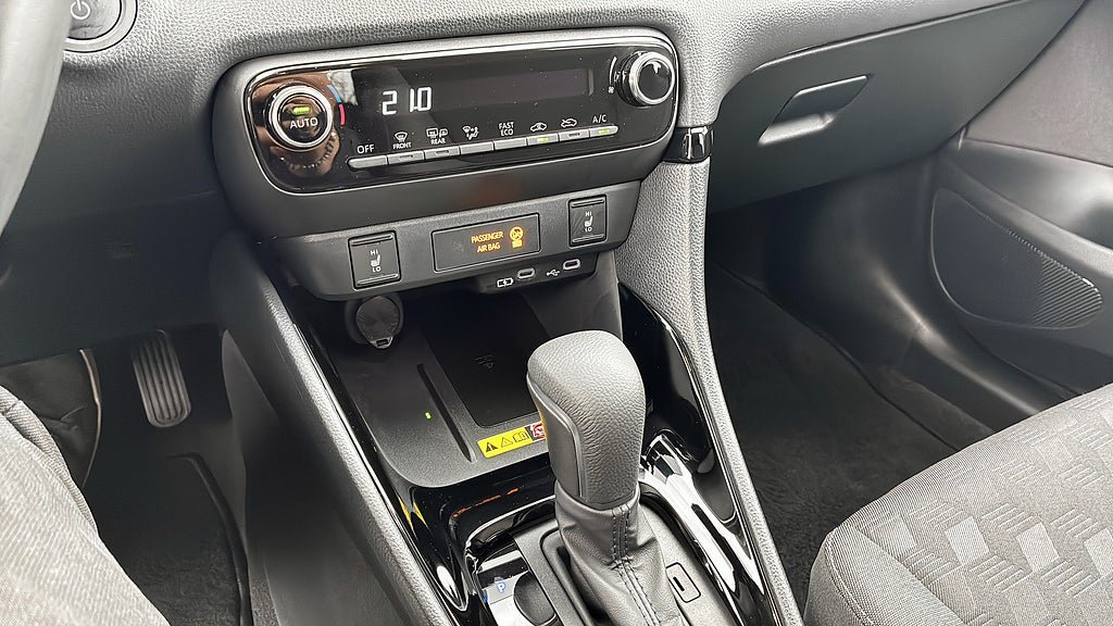 Vehicle Image 13