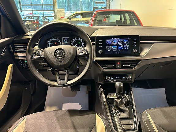Vehicle Image 6