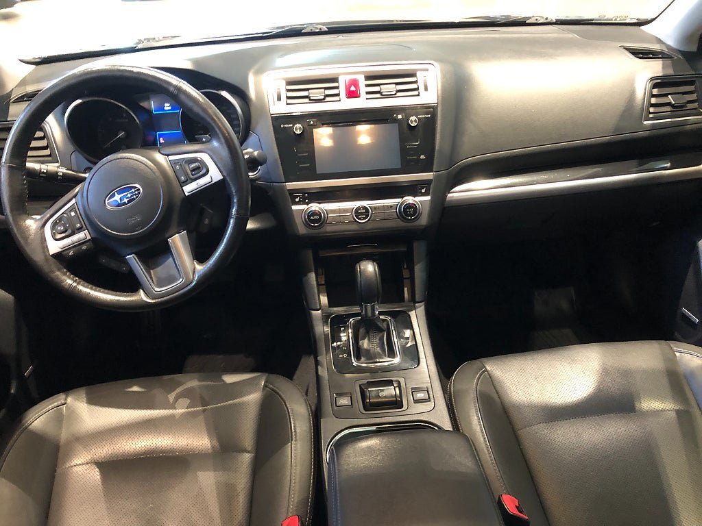 Vehicle Image 8