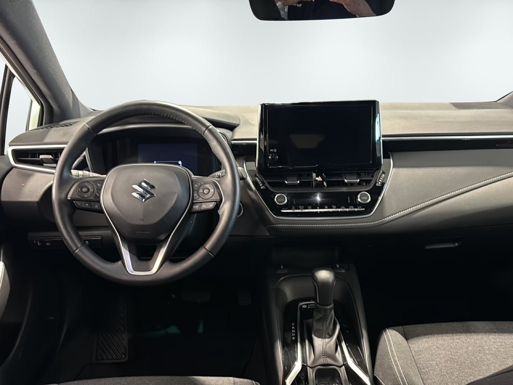 Vehicle Image 6
