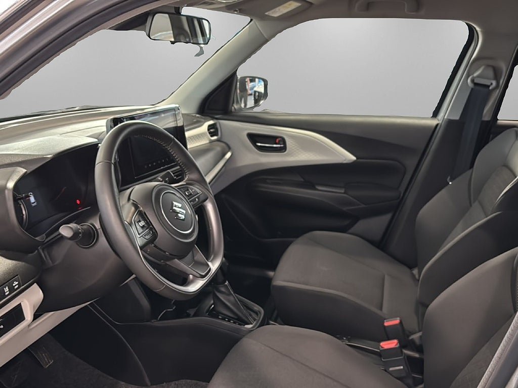 Vehicle Image 8