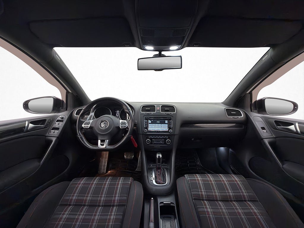 Vehicle Image 12