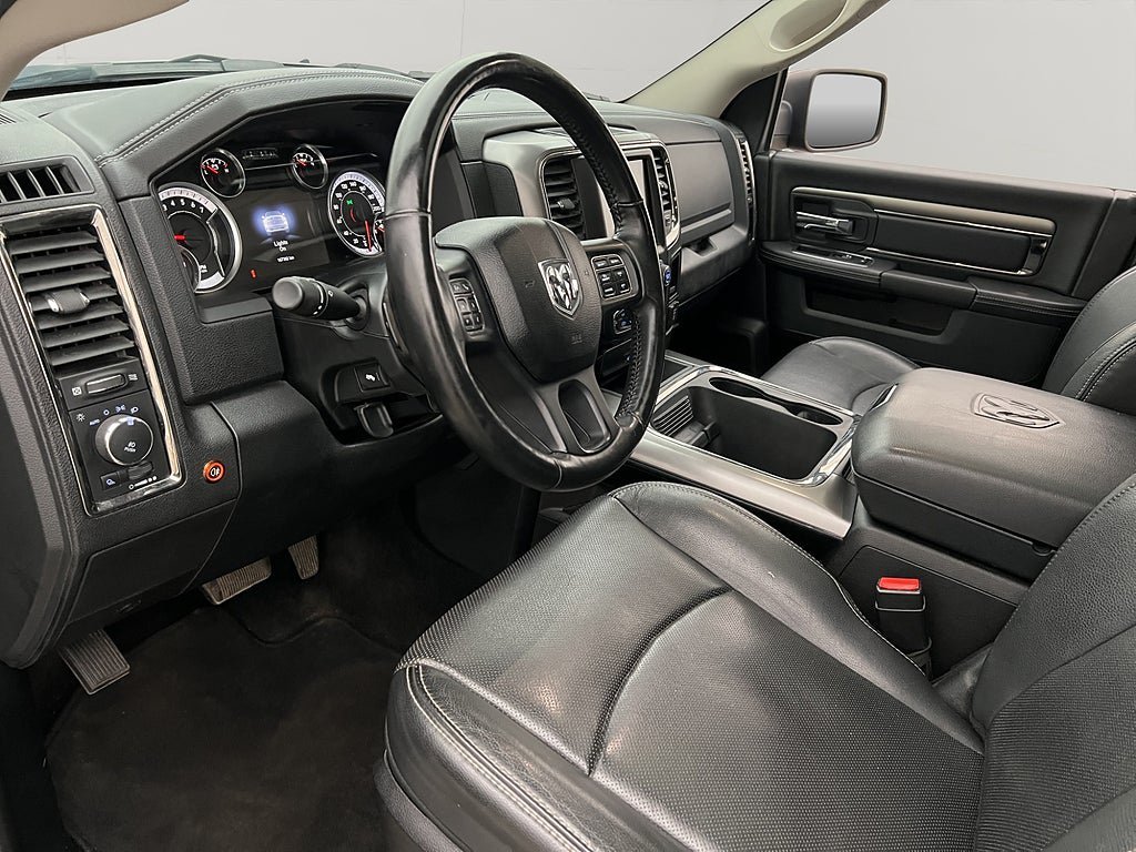 Vehicle Image 16