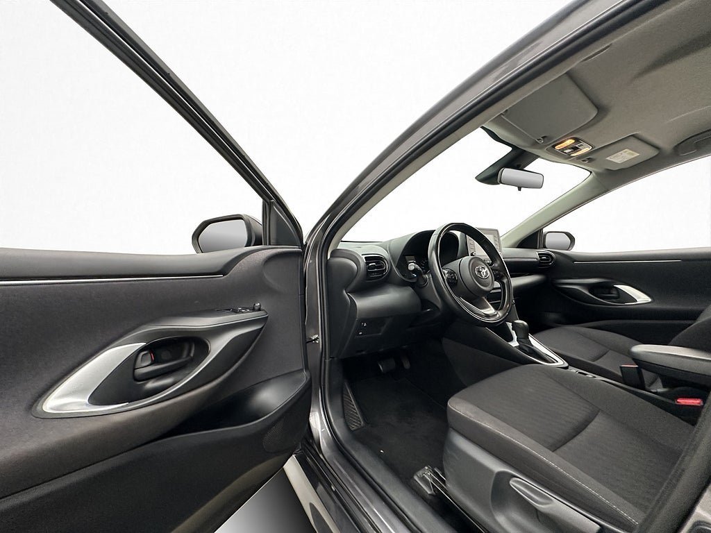 Vehicle Image 10