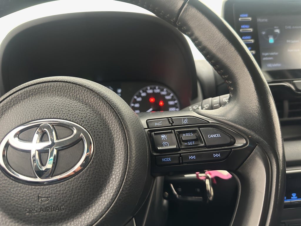 Vehicle Image 16