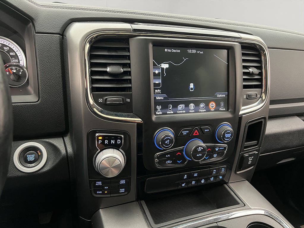 Vehicle Image 25