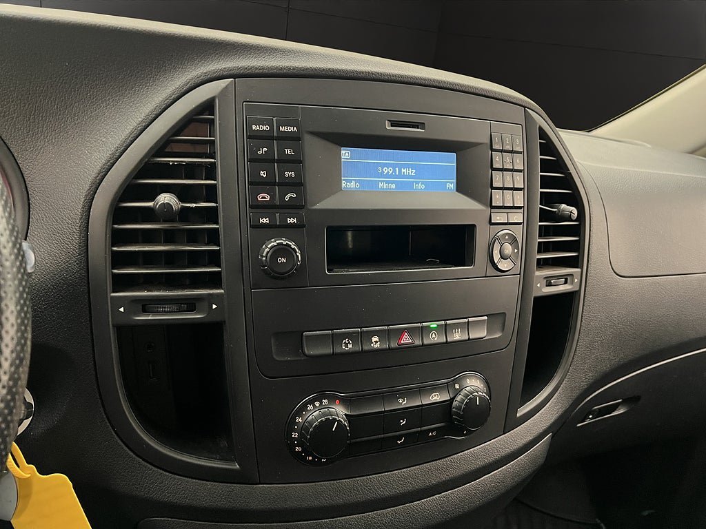 Vehicle Image 27