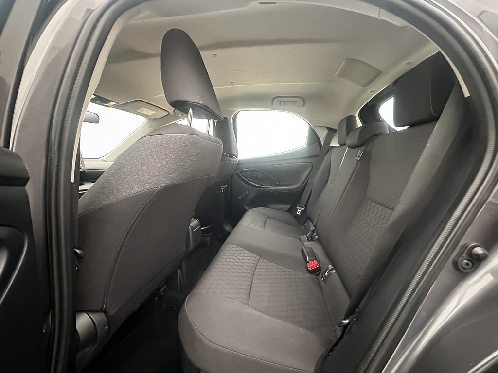 Vehicle Image 25