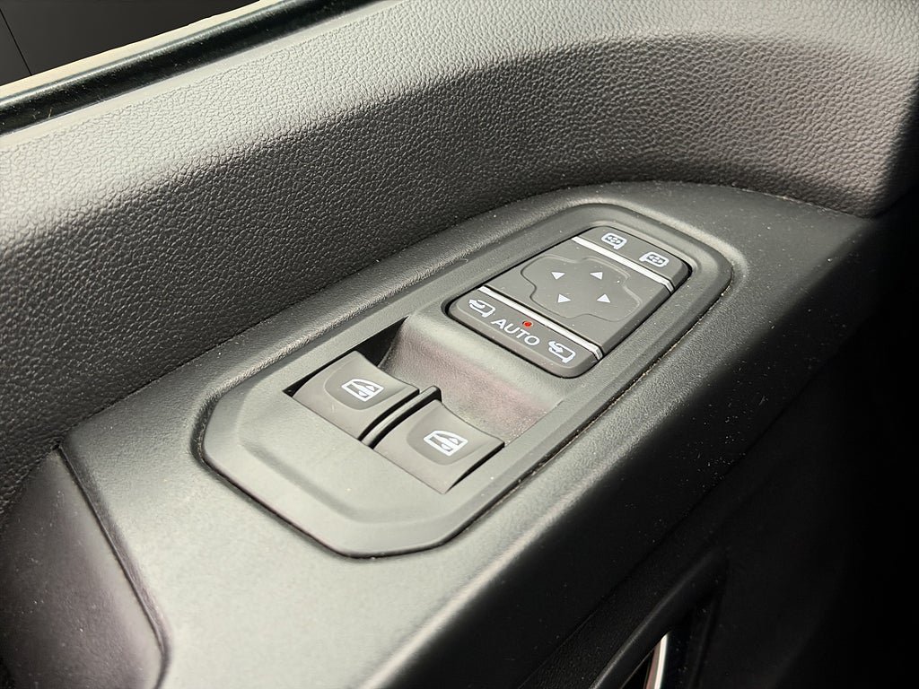 Vehicle Image 33