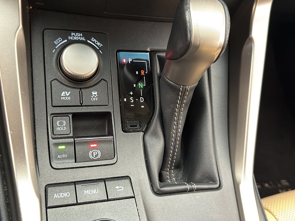 Vehicle Image 21