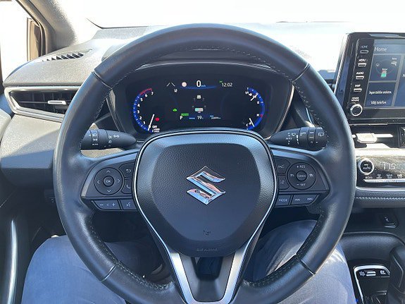 Vehicle Image 25