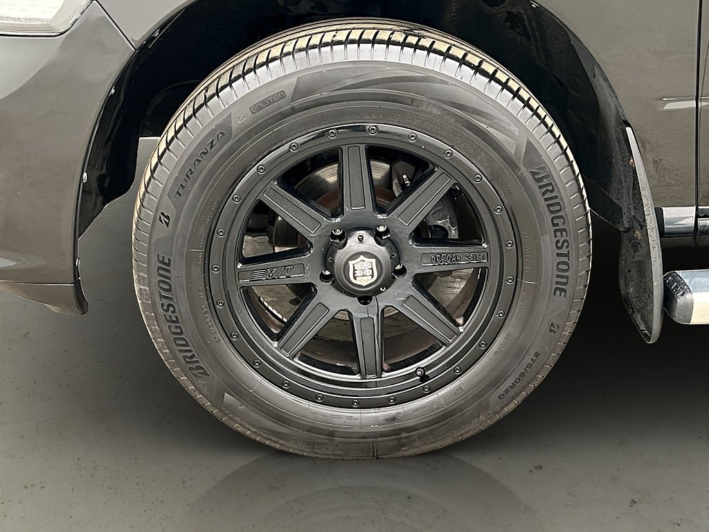 Vehicle Image 35