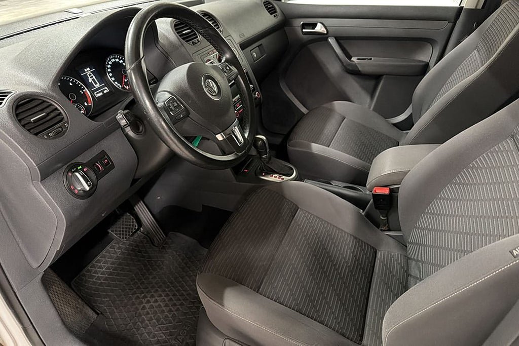 Vehicle Image 8