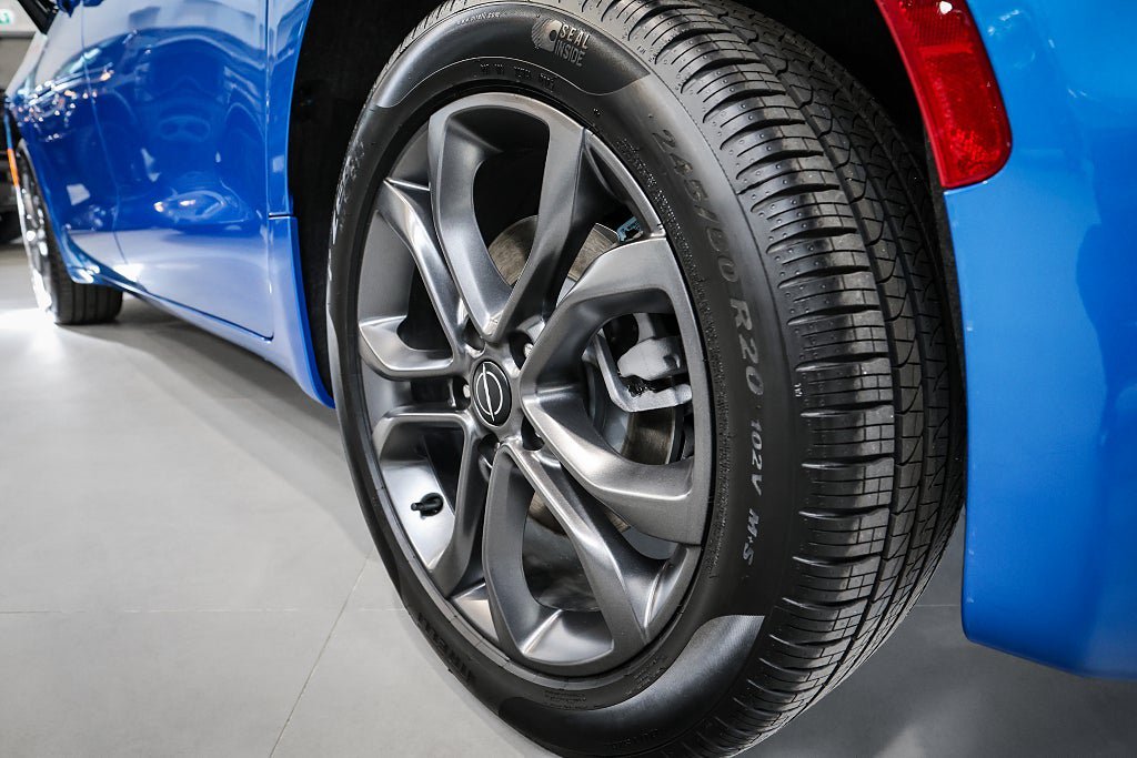 Vehicle Image 9