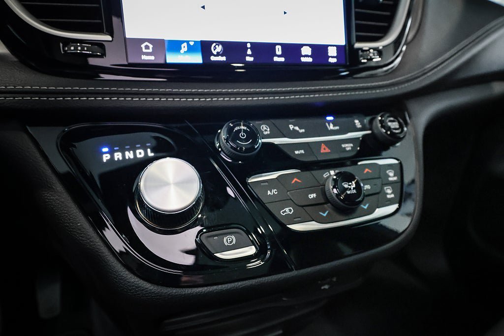 Vehicle Image 30
