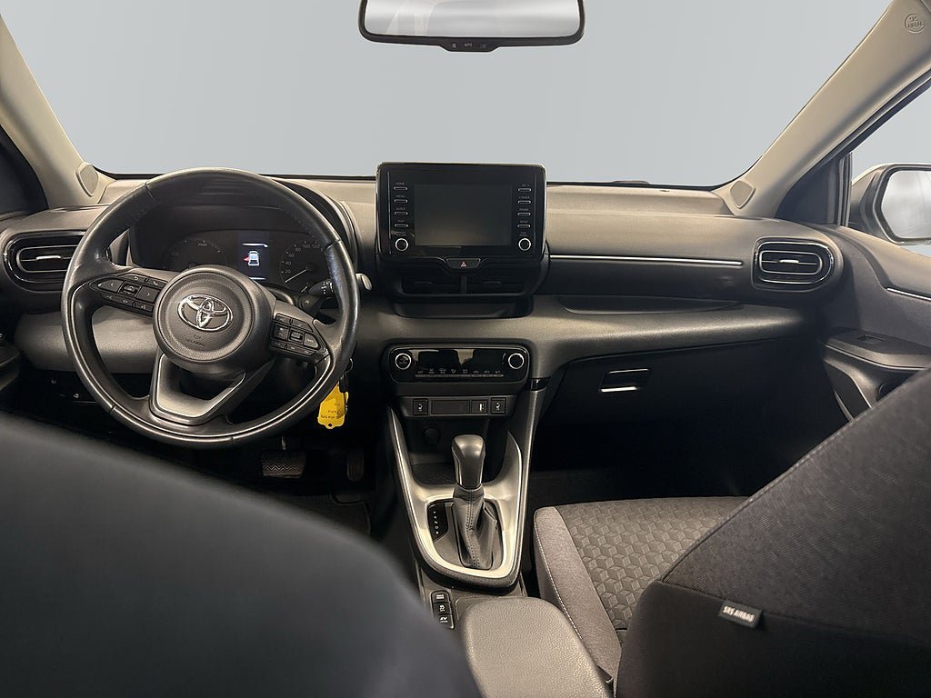Vehicle Image 8