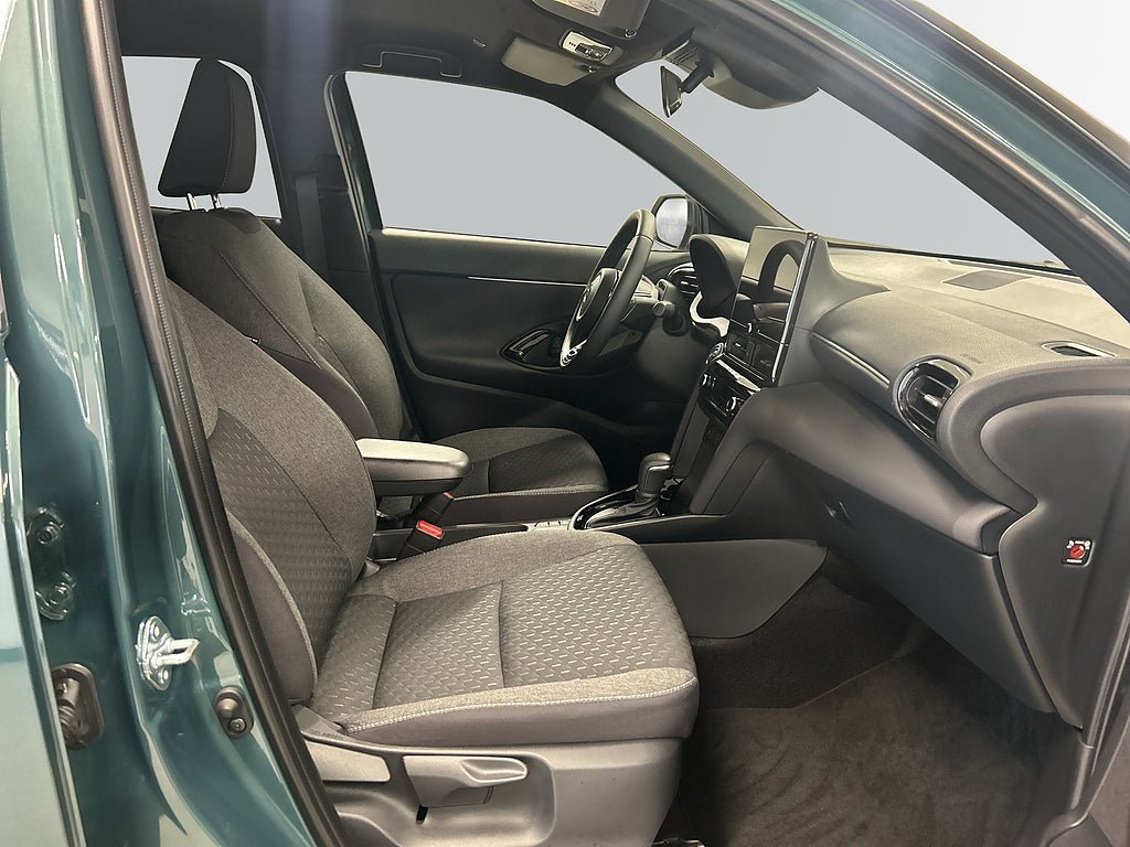 Vehicle Image 6