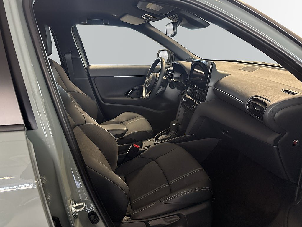 Vehicle Image 6