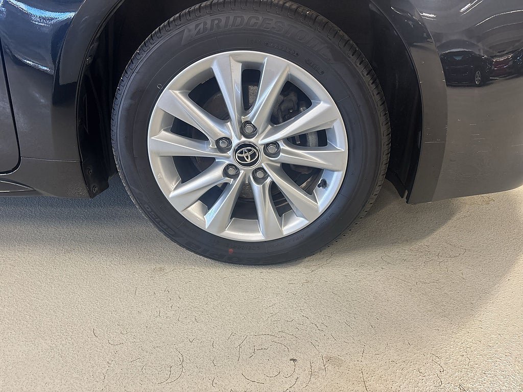 Vehicle Image 11
