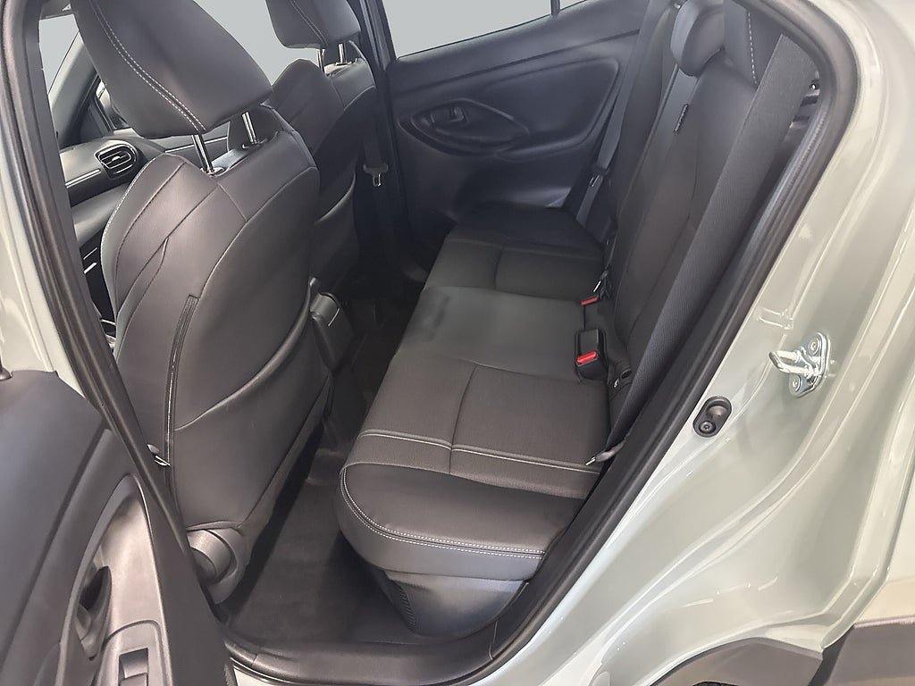 Vehicle Image 7